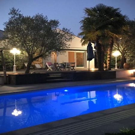 Adorable Guest House Avec Balneo Et Piscine อูลูนน์-ซัวร์-แมร์ ภายนอก รูปภาพ