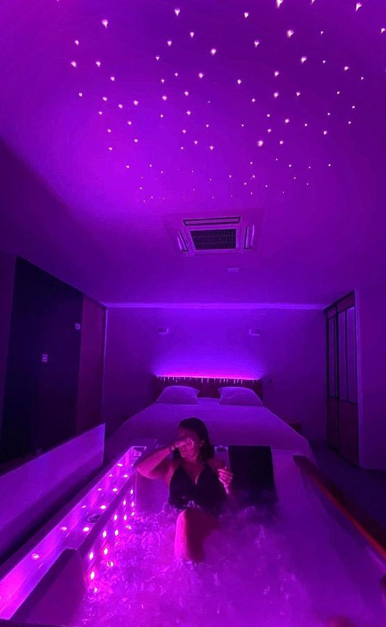 Adorable Guest House Avec Balneo Et Piscine อูลูนน์-ซัวร์-แมร์ ภายนอก รูปภาพ