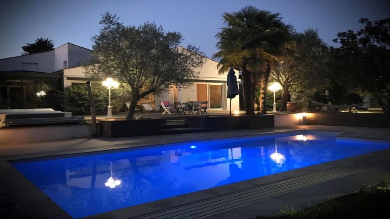 Adorable Guest House Avec Balneo Et Piscine อูลูนน์-ซัวร์-แมร์ ภายนอก รูปภาพ