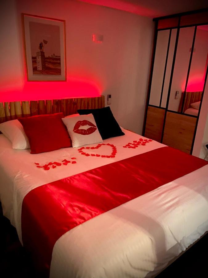 Adorable Guest House Avec Balneo Et Piscine อูลูนน์-ซัวร์-แมร์ ภายนอก รูปภาพ